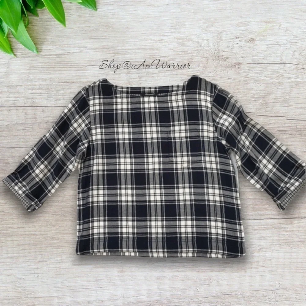 Madewell boxy navy plaid top *shop@iamwarrior